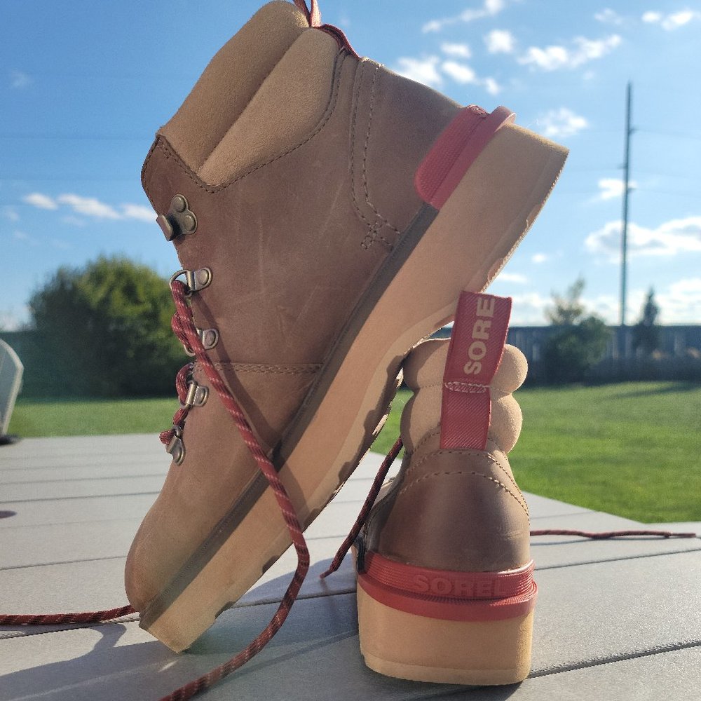 Sorel hi line hiking style boots